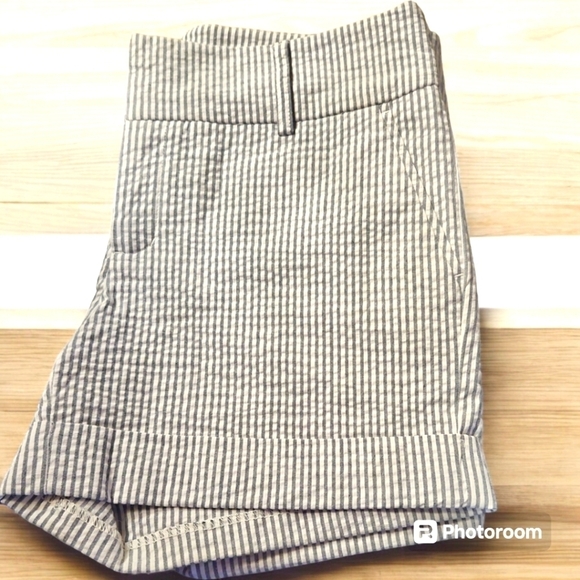 Women's Kut From the Cloth Gray and White Pinstripe High Waisted Shorts - Picture 5 of 9